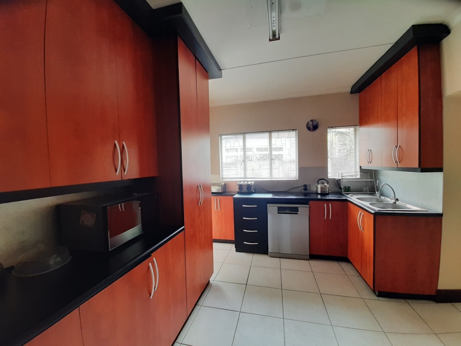 5 Bedroom Property for Sale in Nahoon Valley Park Eastern Cape